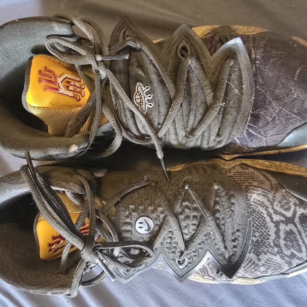 Men's Kyrie Camo S2 11.5 Khaki Camo